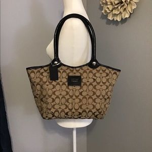 👜 EUC Coach Bleeker Signature Tote Large Bag. 👜